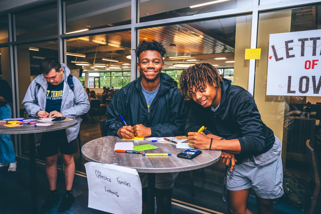 ETSU students write letters of love